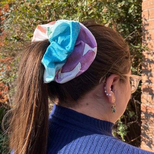 Maxi Scrunchie Pet Estampado Bloom Agua