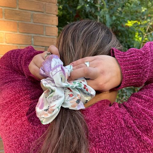 Maxi Scrunchie Pet Estampado Bloom Rosado