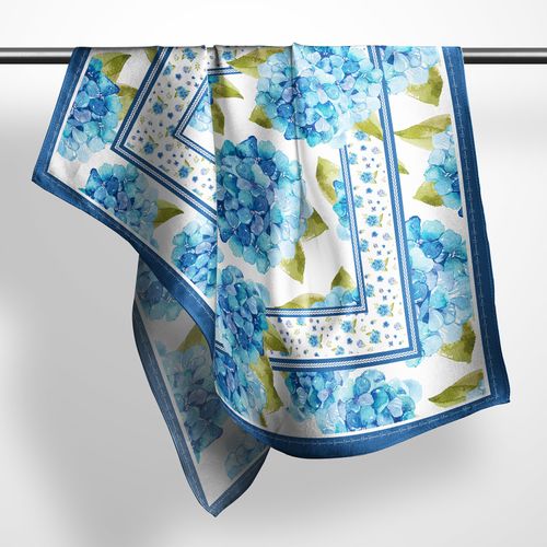 Pañuelo Pet Sweet Blanco con Hortensias Azules 120x120cm