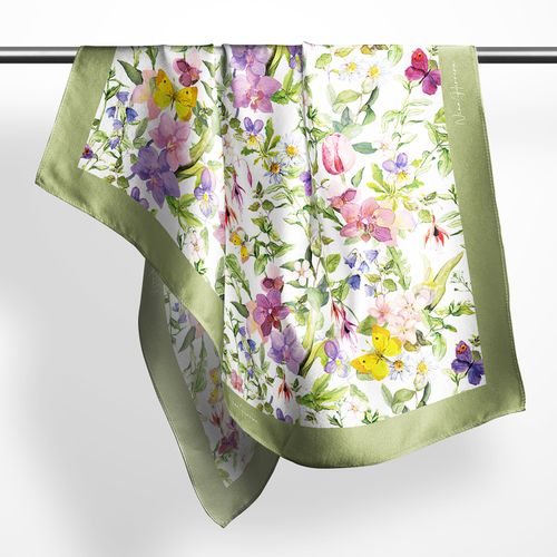 Pañuelo Pet Estampado Fucsia Flor 120x120cm