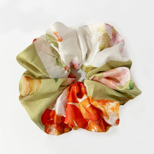 Maxi Scrunchie PET Sweet Beige con Hortensias Rojas