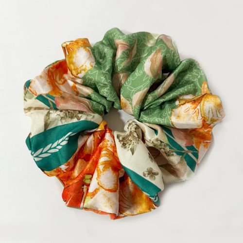 Maxi Scrunchie PET Sweet Verde con Hortensias Rojas