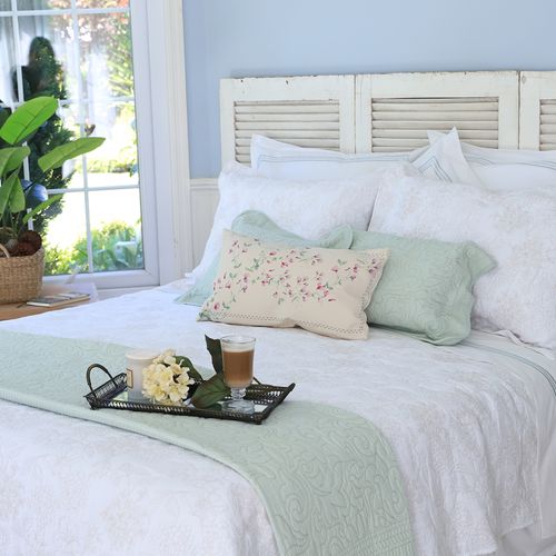 Cubrecama Jacquard Hortensias Beige