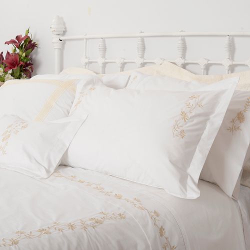 Set Fundas Bordada Floral Marfil 220 Hilos 50x70cm