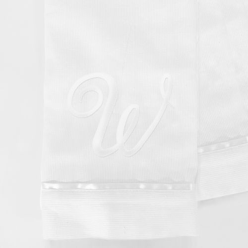 Toalla Piqué Bordada Letra W Blanco