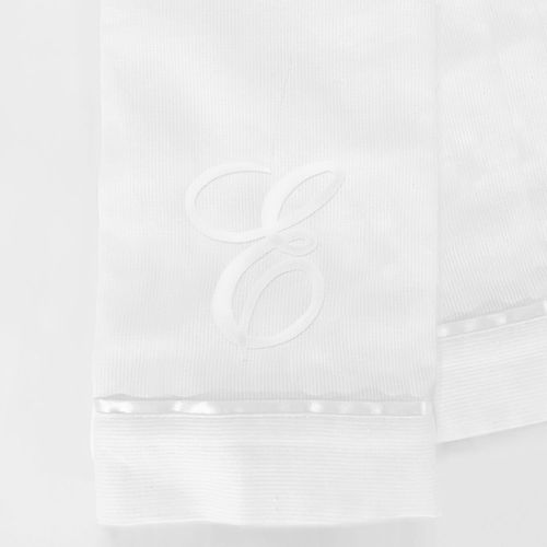 Toalla Piqué Bordada Letra E Blanco