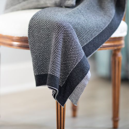 Manta Tejida Chevron Negro 170x130cm